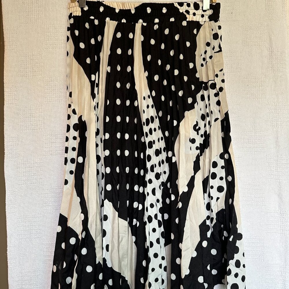 Tahari black and white skirt sz M - Picture 2 of 5